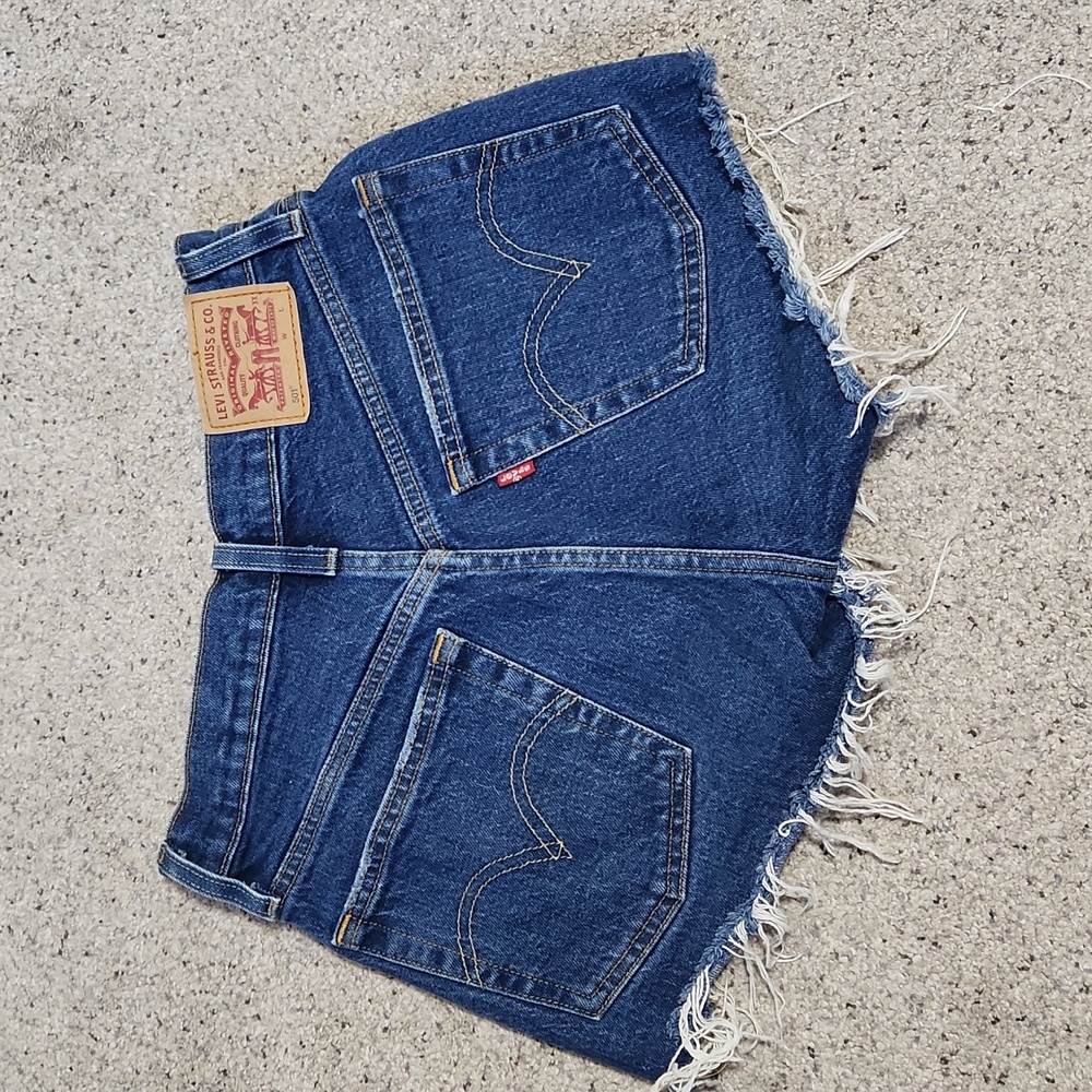 Levi's 501® Original Fit High Rise Women's Shorts Midnight Distressed Wash 24 - Picture 12 of 12